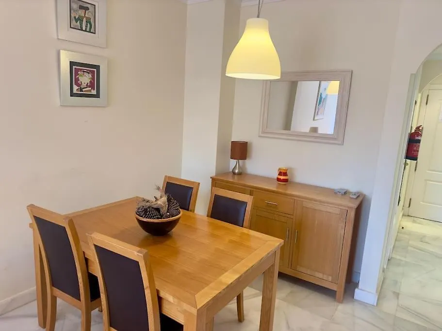Lovely Two Bedroom Apartment Estepona