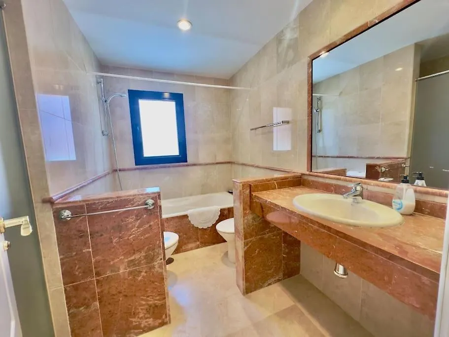 Lovely Two Bedroom Apartment Estepona