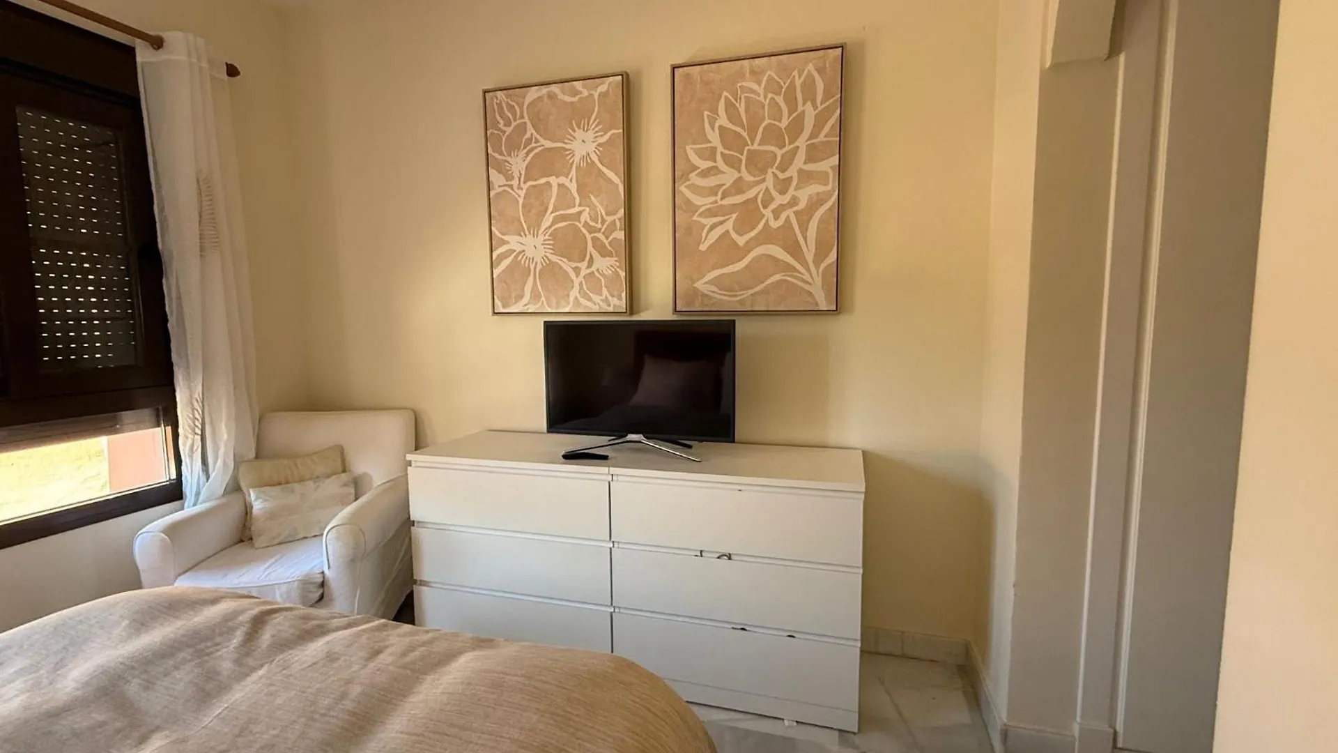 Lovely Two Bedroom Apartment Estepona