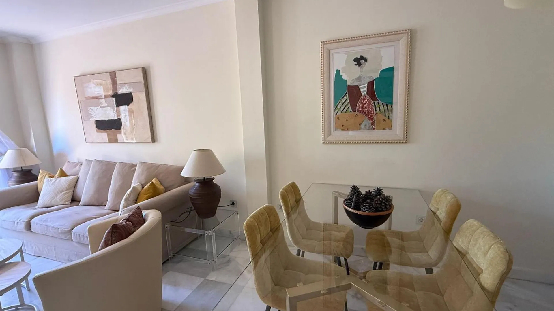 Lovely Two Bedroom Apartment Estepona 0*,  Spagna